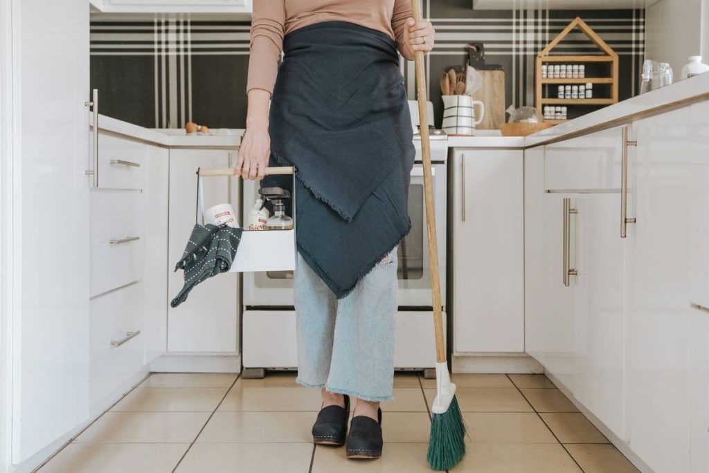 How to Choose, Use & Care for a Sustainable Home Reusable Mop Pad (Without the Greenwashing)